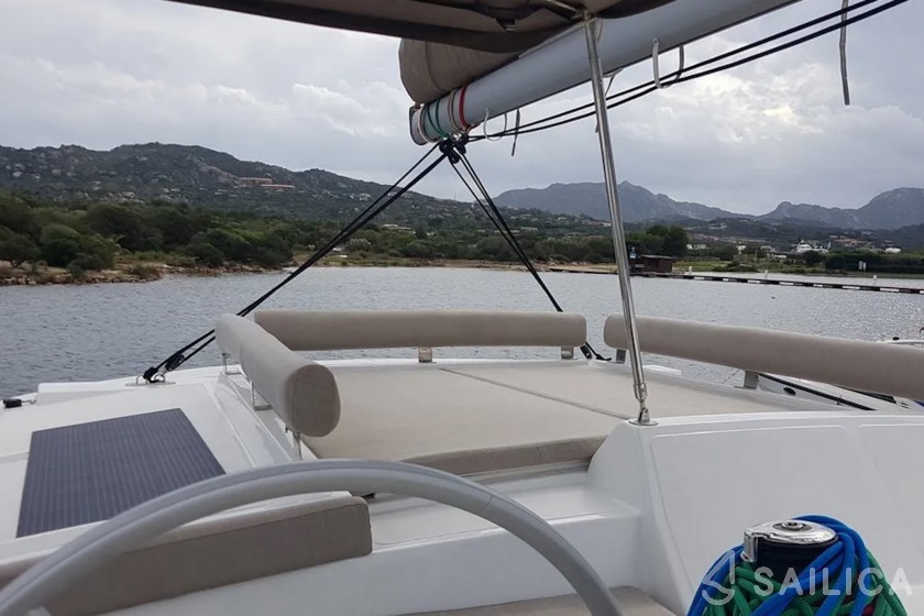 Bali 4.2 - Yacht Charter Sailica