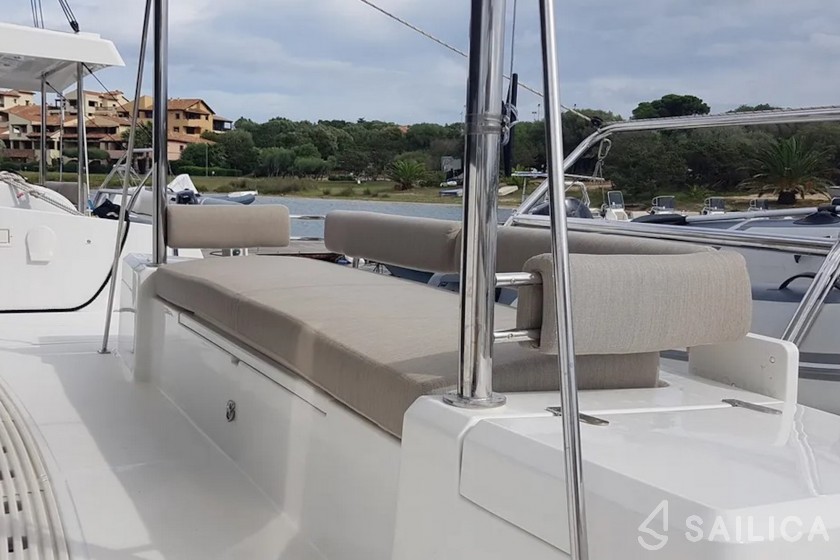 Bali 4.2 - Yacht Charter Sailica