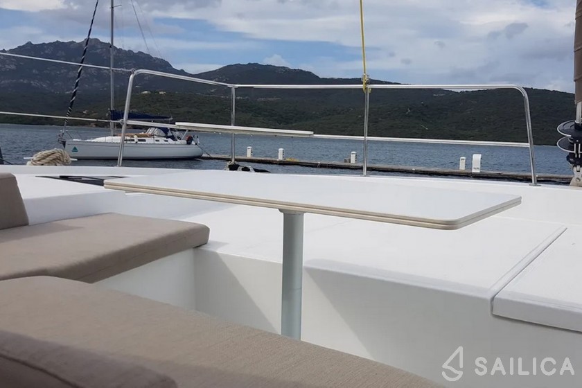 Bali 4.2 - Yacht Charter Sailica