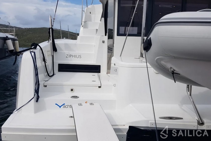 Bali 4.2 - Yacht Charter Sailica