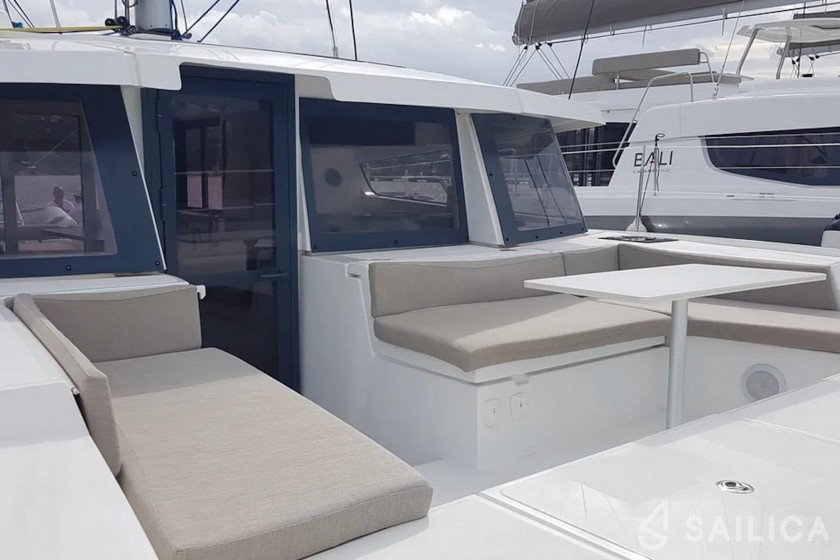 Bali 4.2 - Yacht Charter Sailica