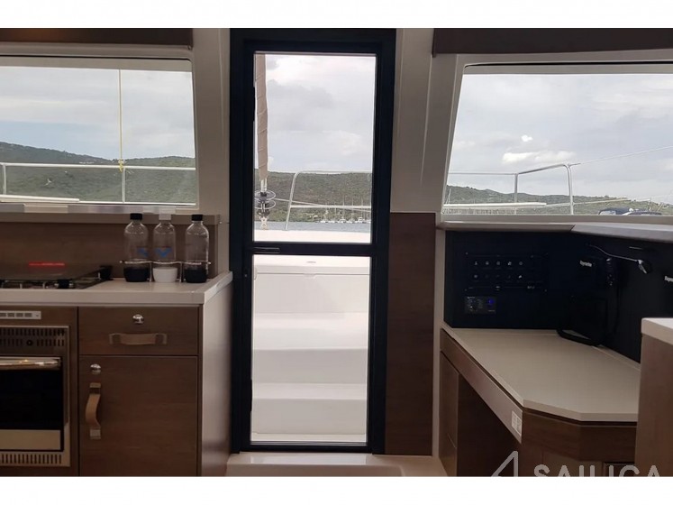 Bali 4.2 - Yacht Charter Sailica