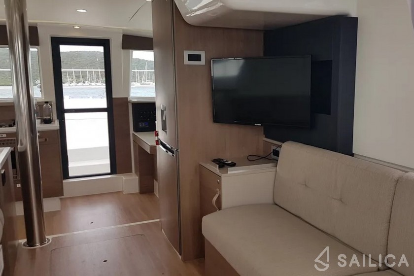 Bali 4.2 - Yacht Charter Sailica