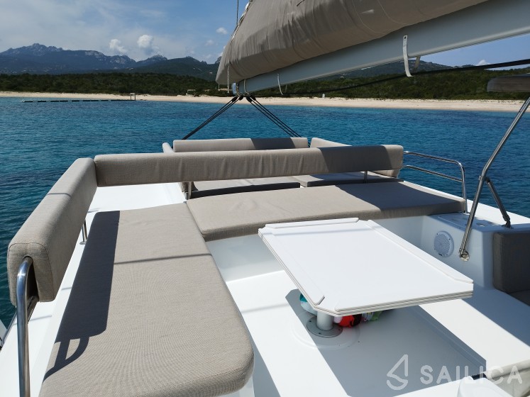Bali 4.4 - Yacht Charter Sailica