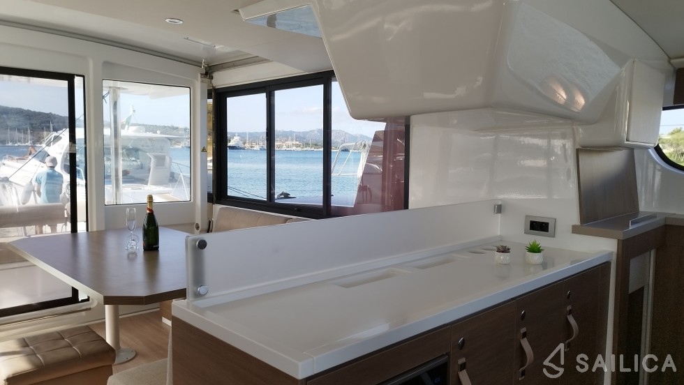 Bali 4.4 - Yacht Charter Sailica