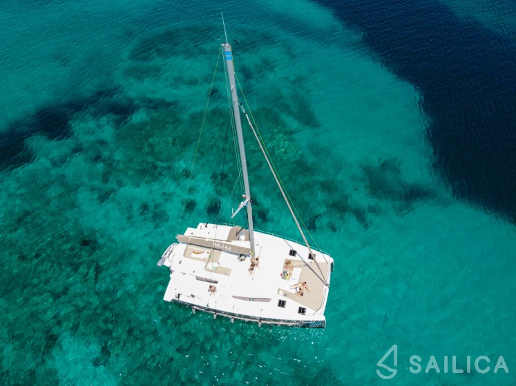 Bali 4.4 - Yacht Charter Sailica