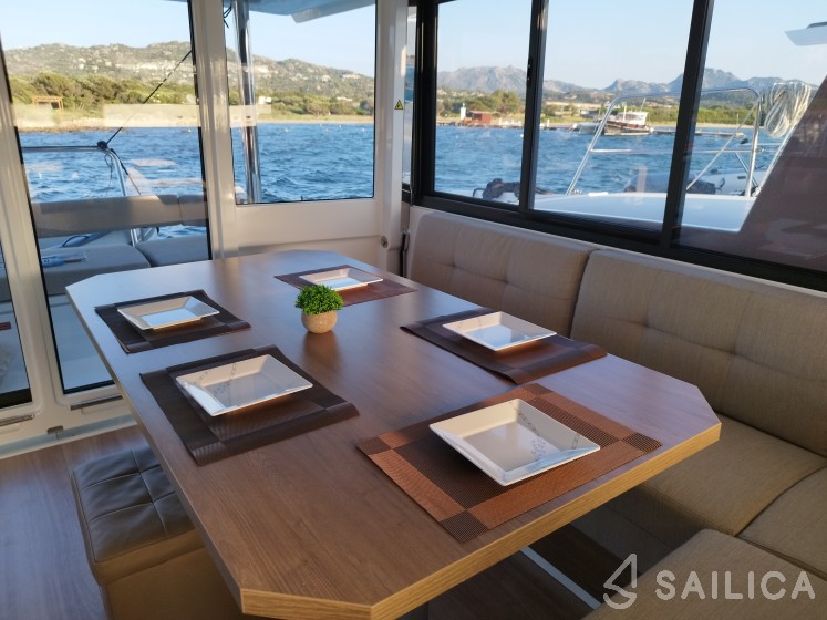 Bali 4.4 - Yacht Charter Sailica