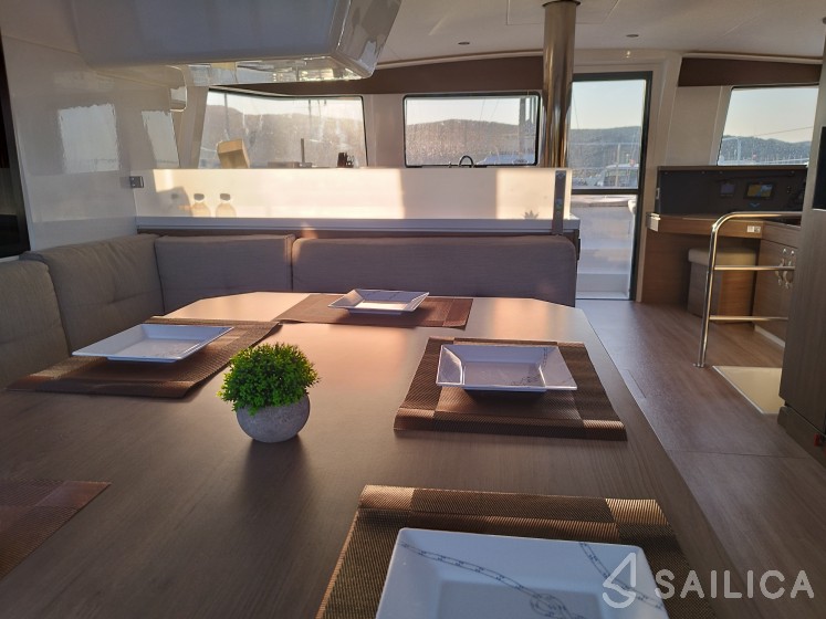 Bali 4.4 - Yacht Charter Sailica