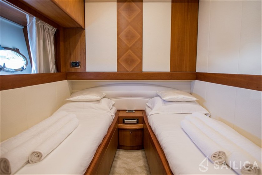 Aicon 56 - Yacht Charter Sailica