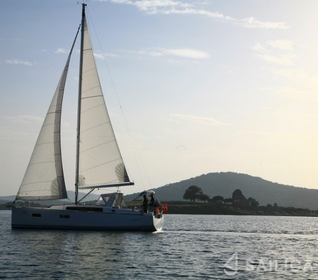 Oceanis 38 - Yacht Charter Sailica