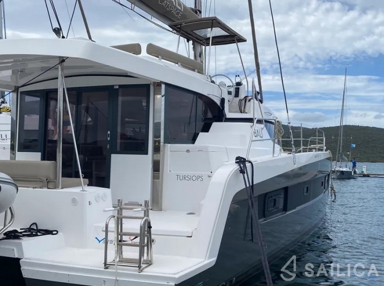 Bali Catspace - Yacht Charter Sailica