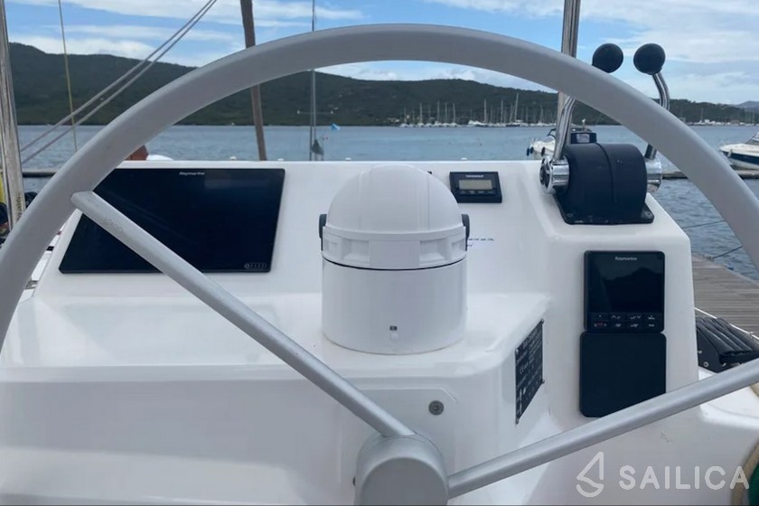 Bali Catspace - Yacht Charter Sailica