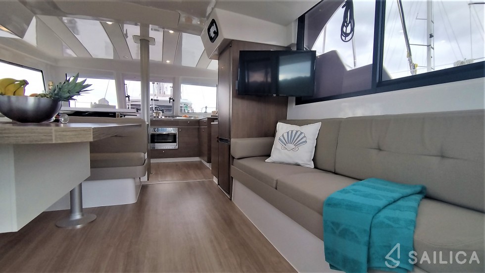 Bali Catspace - Yacht Charter Sailica