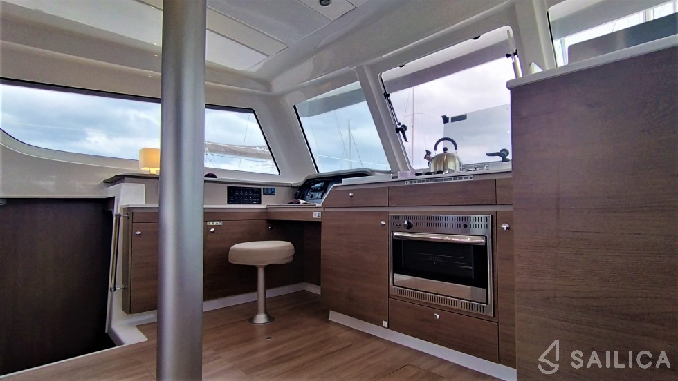 Bali Catspace - Yacht Charter Sailica