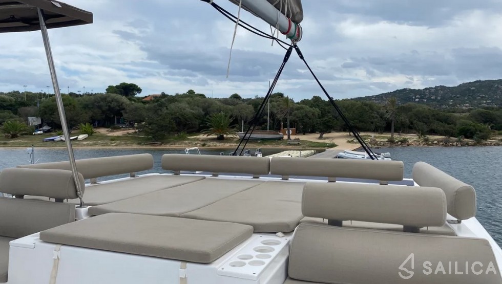 Bali Catspace - Yacht Charter Sailica