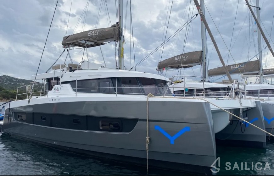 Bali Catspace - Yacht Charter Sailica