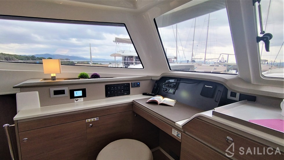 Bali Catspace - Yacht Charter Sailica