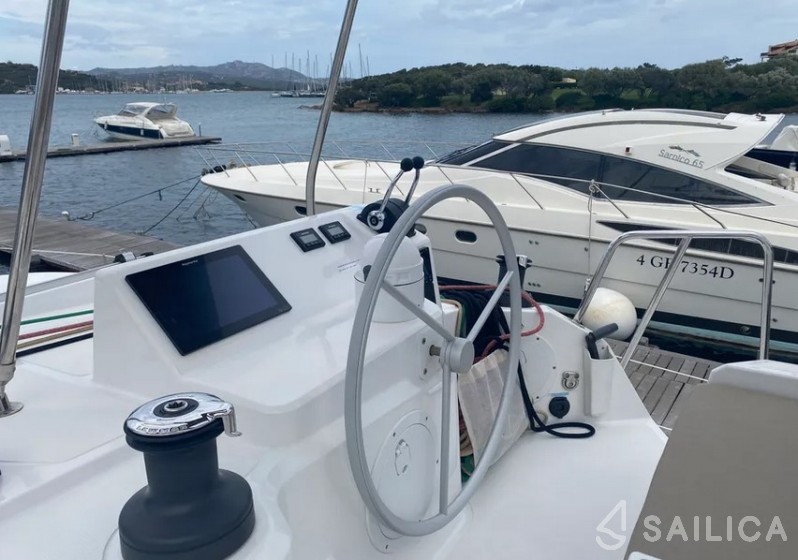 Bali Catspace - Yacht Charter Sailica