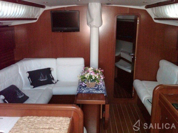 Grand Soleil 45 - Yacht Charter Sailica