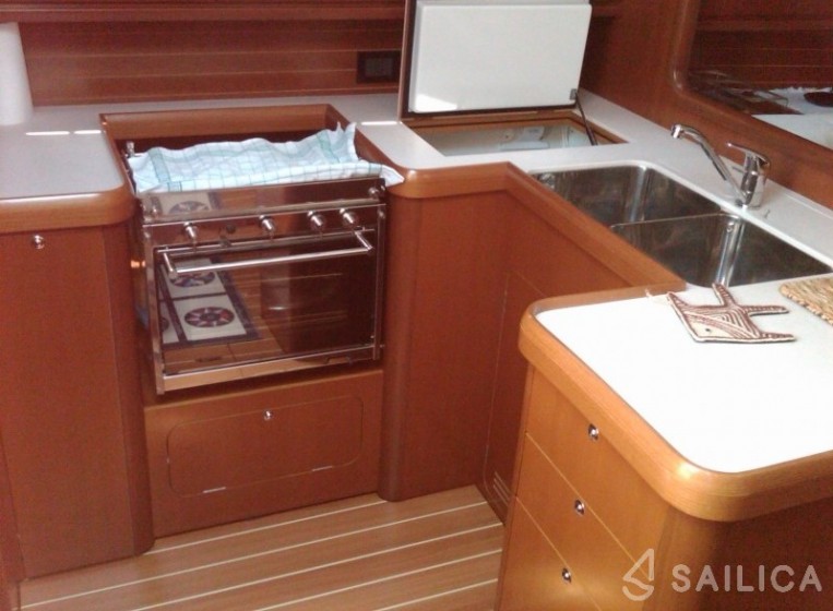Grand Soleil 45 - Yacht Charter Sailica