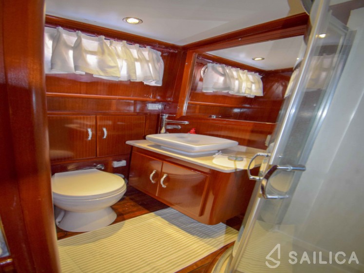 Gulet - Yacht Charter Sailica
