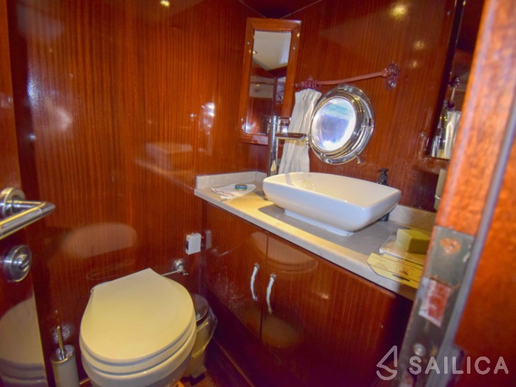 Gulet - Yacht Charter Sailica