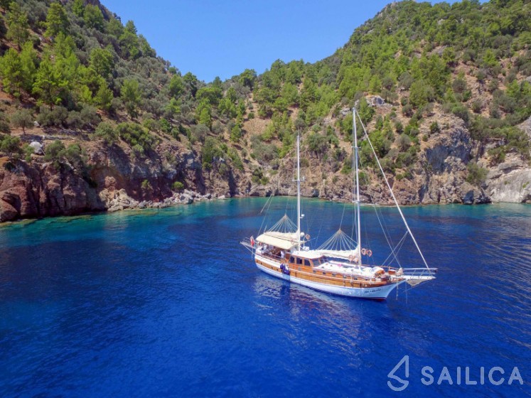Gulet - Yacht Charter Sailica
