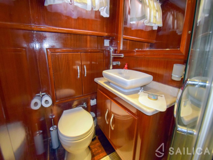 Gulet - Yacht Charter Sailica
