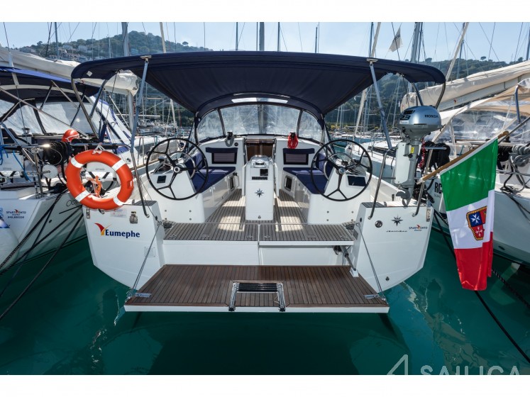 Sun Odyssey 410 - Yacht Charter Sailica
