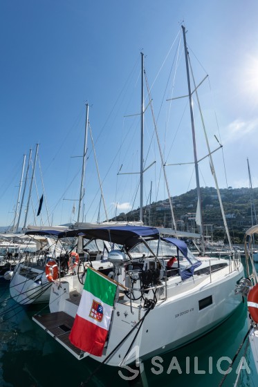 Sun Odyssey 410 - Yacht Charter Sailica