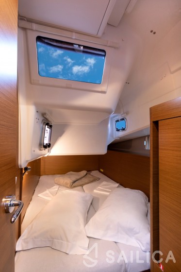 Sun Odyssey 410 - Yacht Charter Sailica