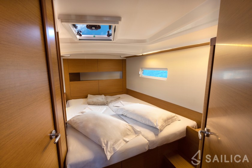 Sun Odyssey 410 - Yacht Charter Sailica