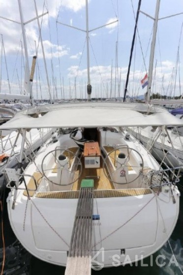 Bavaria 40 Cruiser - Yacht Charter Sailica