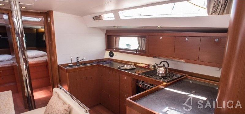 Oceanis 48 - Yacht Charter Sailica