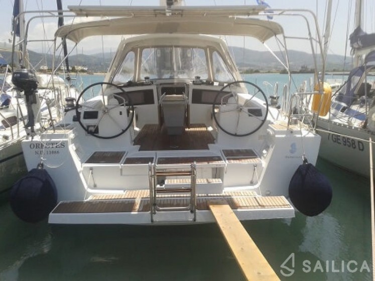 Oceanis 48 - Yacht Charter Sailica