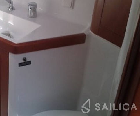 Oceanis 48 - Yacht Charter Sailica