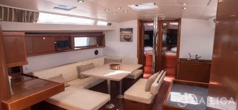 Oceanis 48 - Yacht Charter Sailica