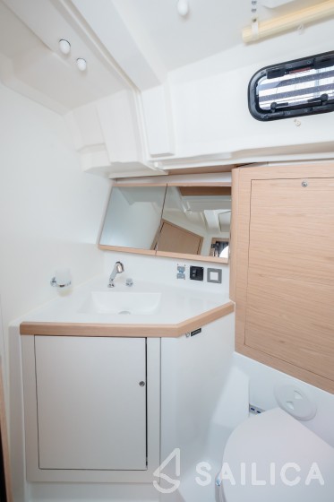 Oceanis 46.1 - Yacht Charter Sailica