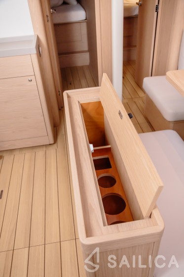 Oceanis 46.1 - Yacht Charter Sailica