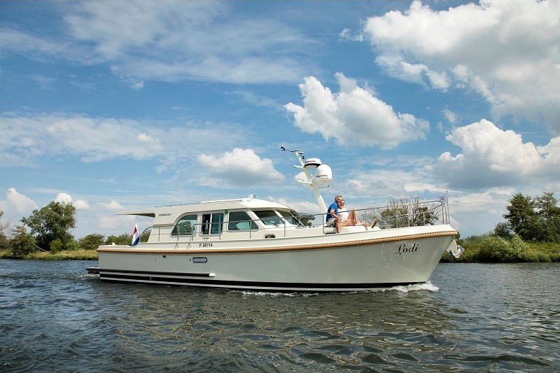 Linssen Grand Sturdy 40.0 Sedan - Yacht Charter Sailica