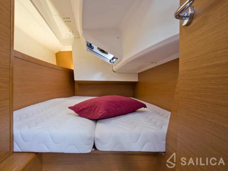 Sun Odyssey 349 - Yacht Charter Sailica