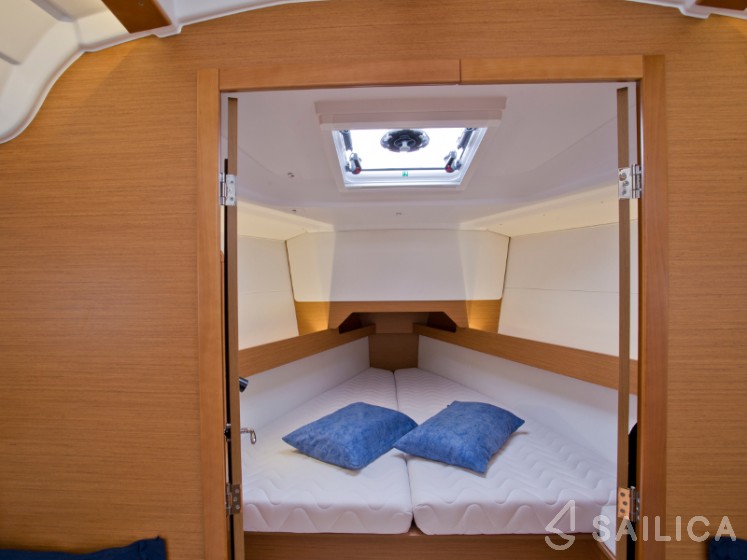 Sun Odyssey 349 - Yacht Charter Sailica