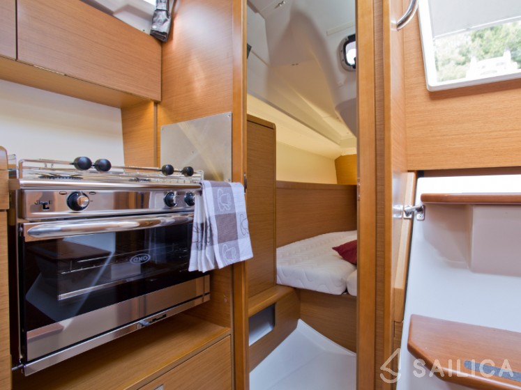 Sun Odyssey 349 - Yacht Charter Sailica