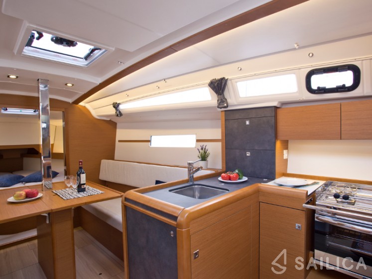 Sun Odyssey 349 - Yacht Charter Sailica