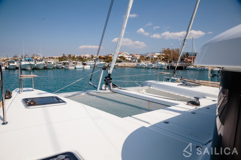Lagoon 40 - Yacht Charter Sailica