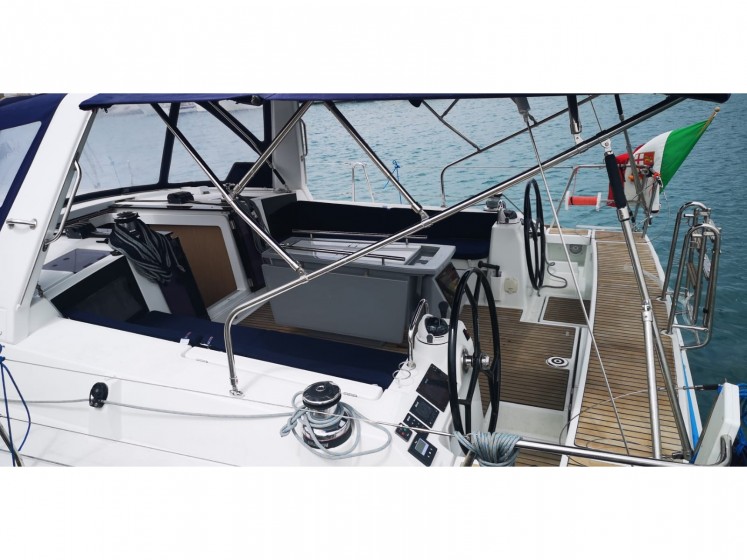 Oceanis 45 - Yacht Charter Sailica