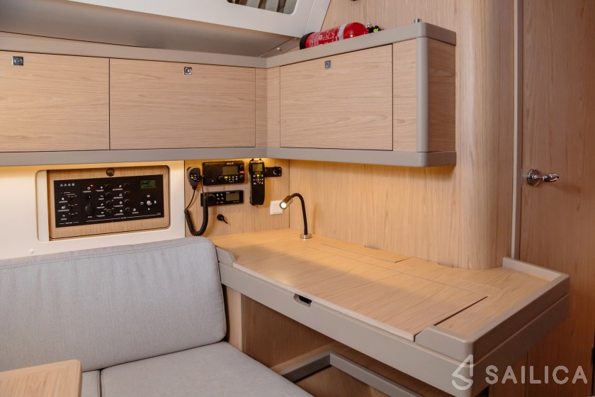 Oceanis 45 - Yacht Charter Sailica