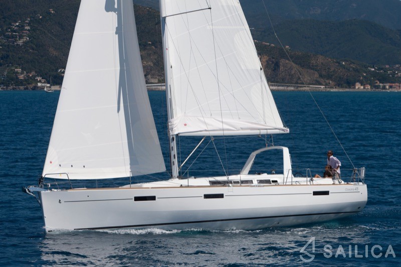 Oceanis 45 - Yacht Charter Sailica