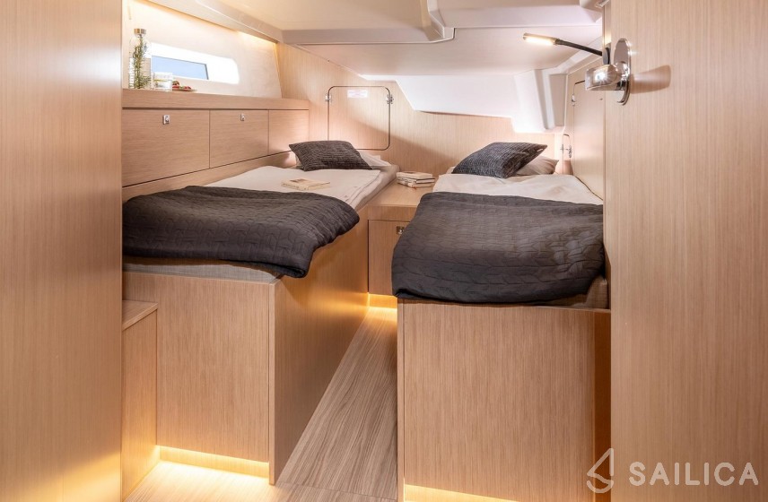 Bavaria 46 Cruiser - Yacht Charter Sailica