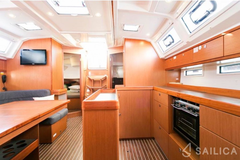 Bavaria 46 Cruiser - Yacht Charter Sailica